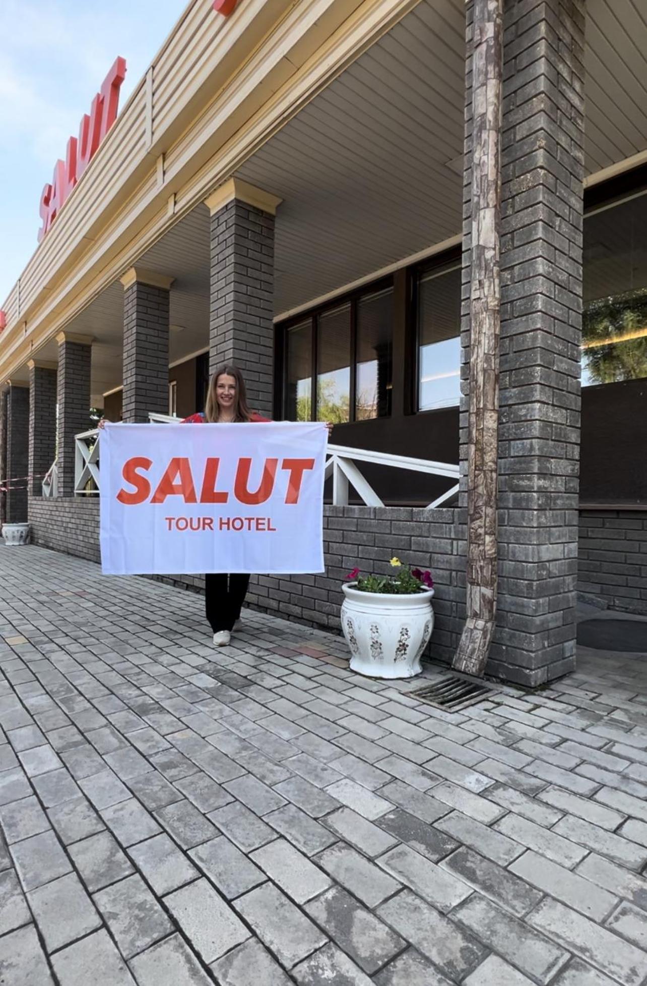 Salut Hotel Bisjkek Buitenkant foto