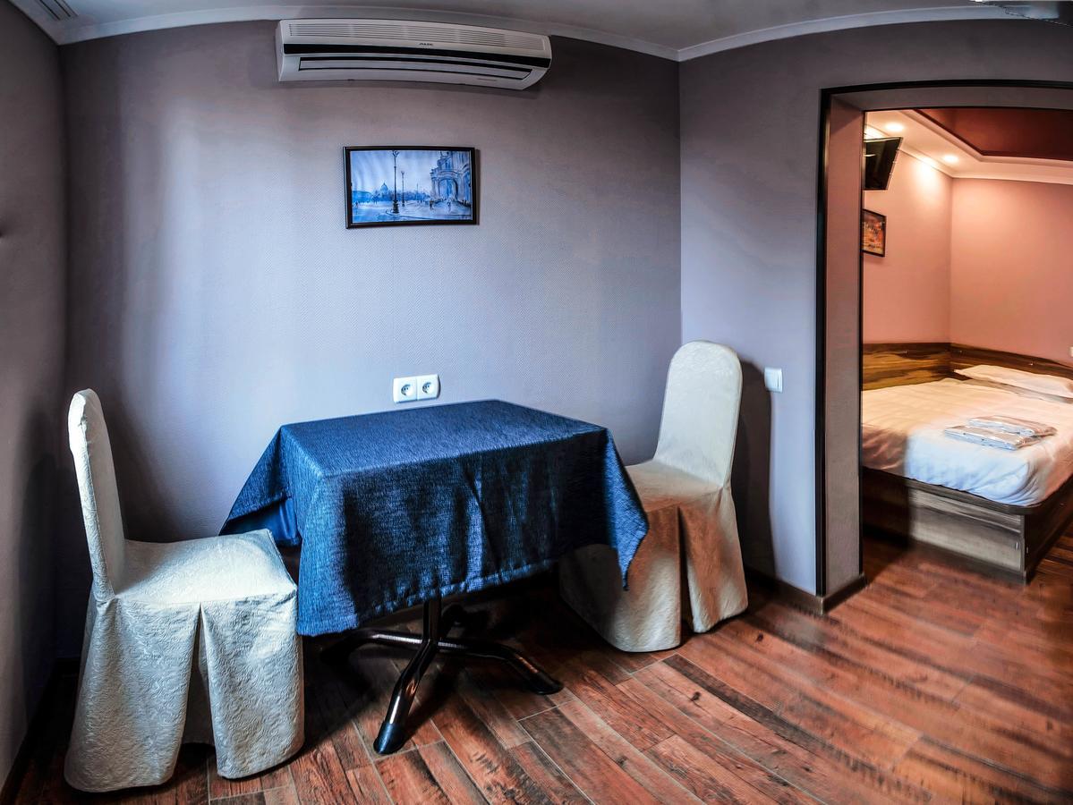Salut Hotel Bisjkek Buitenkant foto