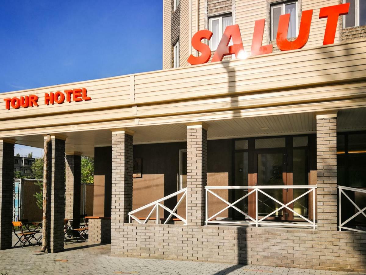 Salut Hotel Bisjkek Buitenkant foto