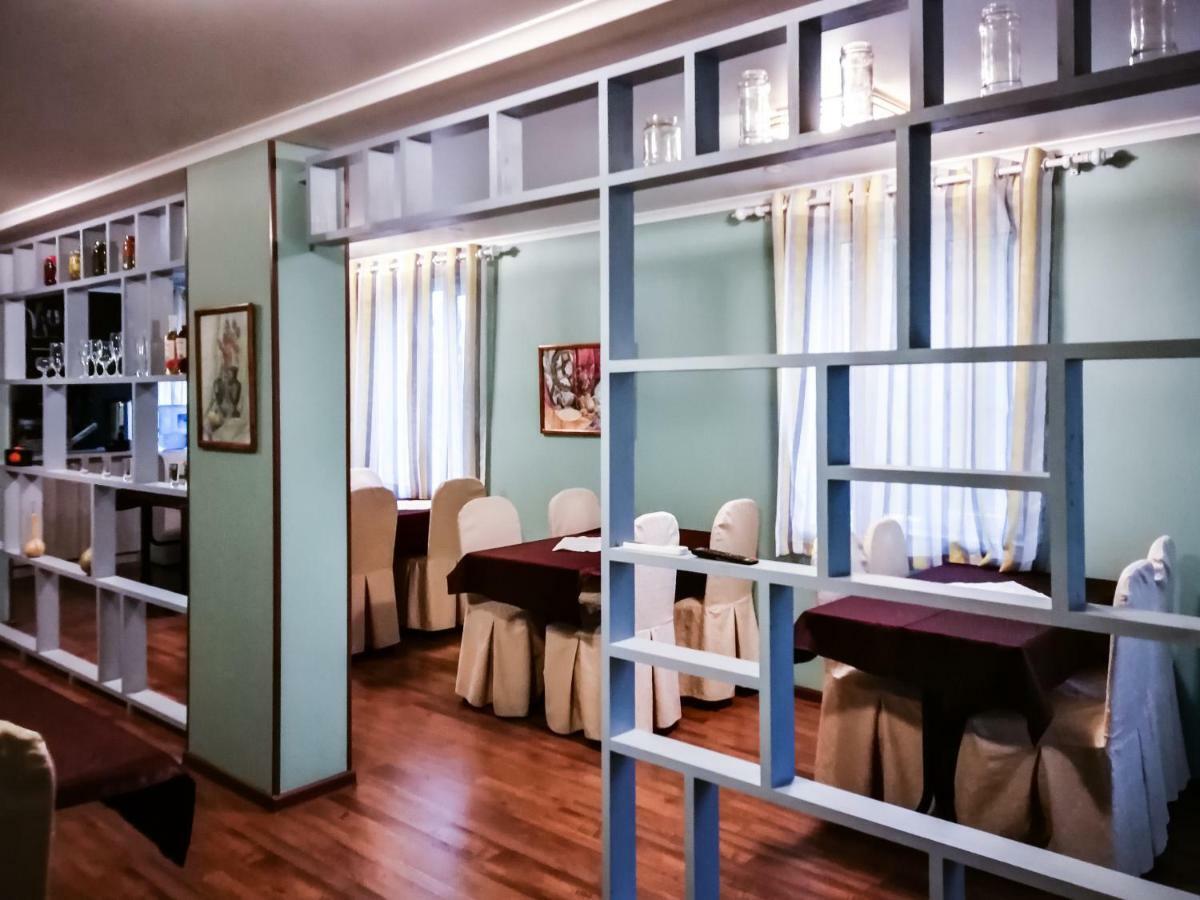 Salut Hotel Bisjkek Buitenkant foto