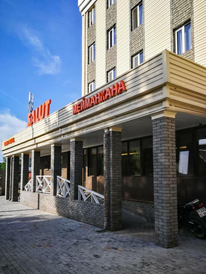 Salut Hotel Bisjkek Buitenkant foto