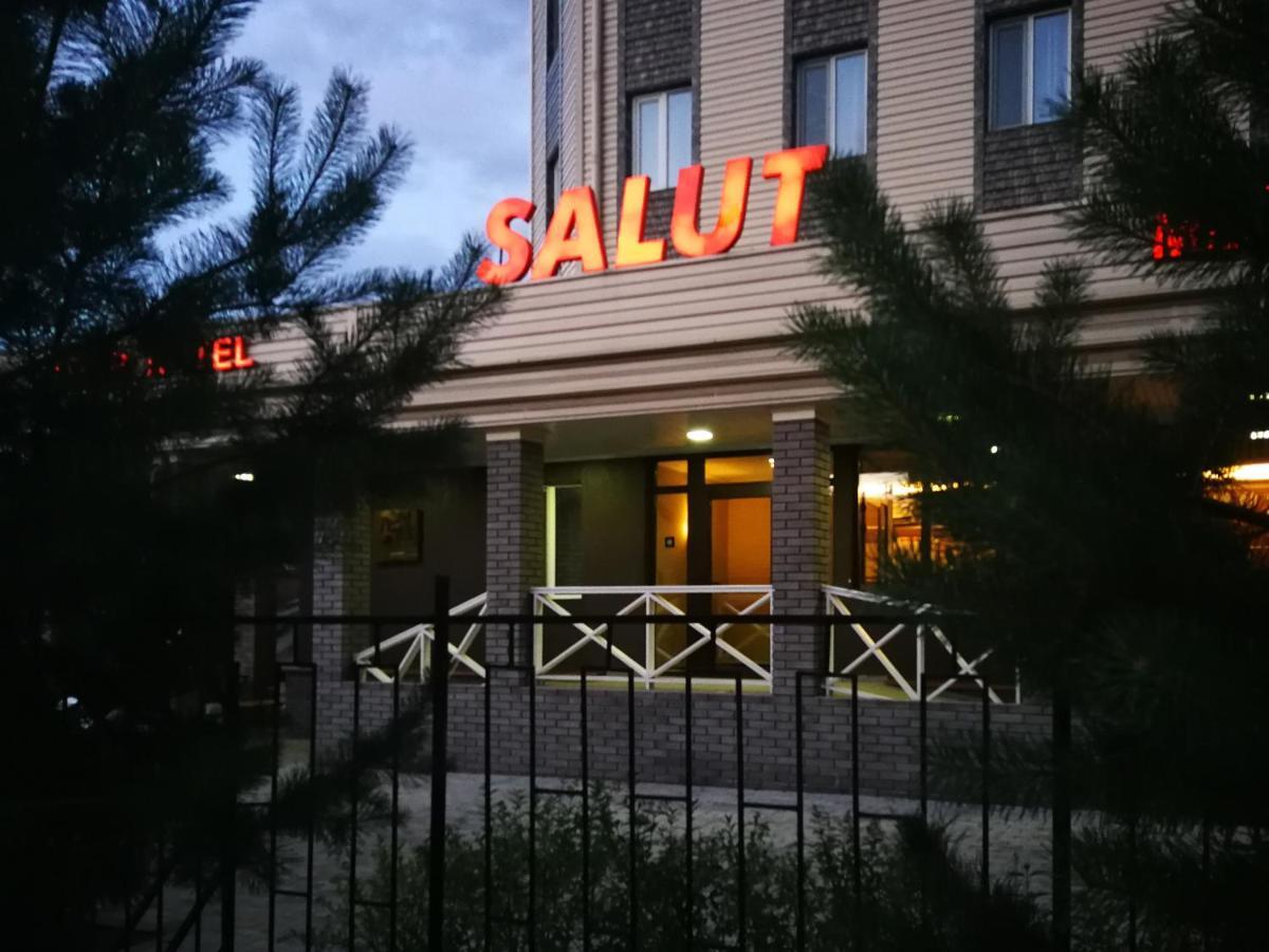Salut Hotel Bisjkek Buitenkant foto