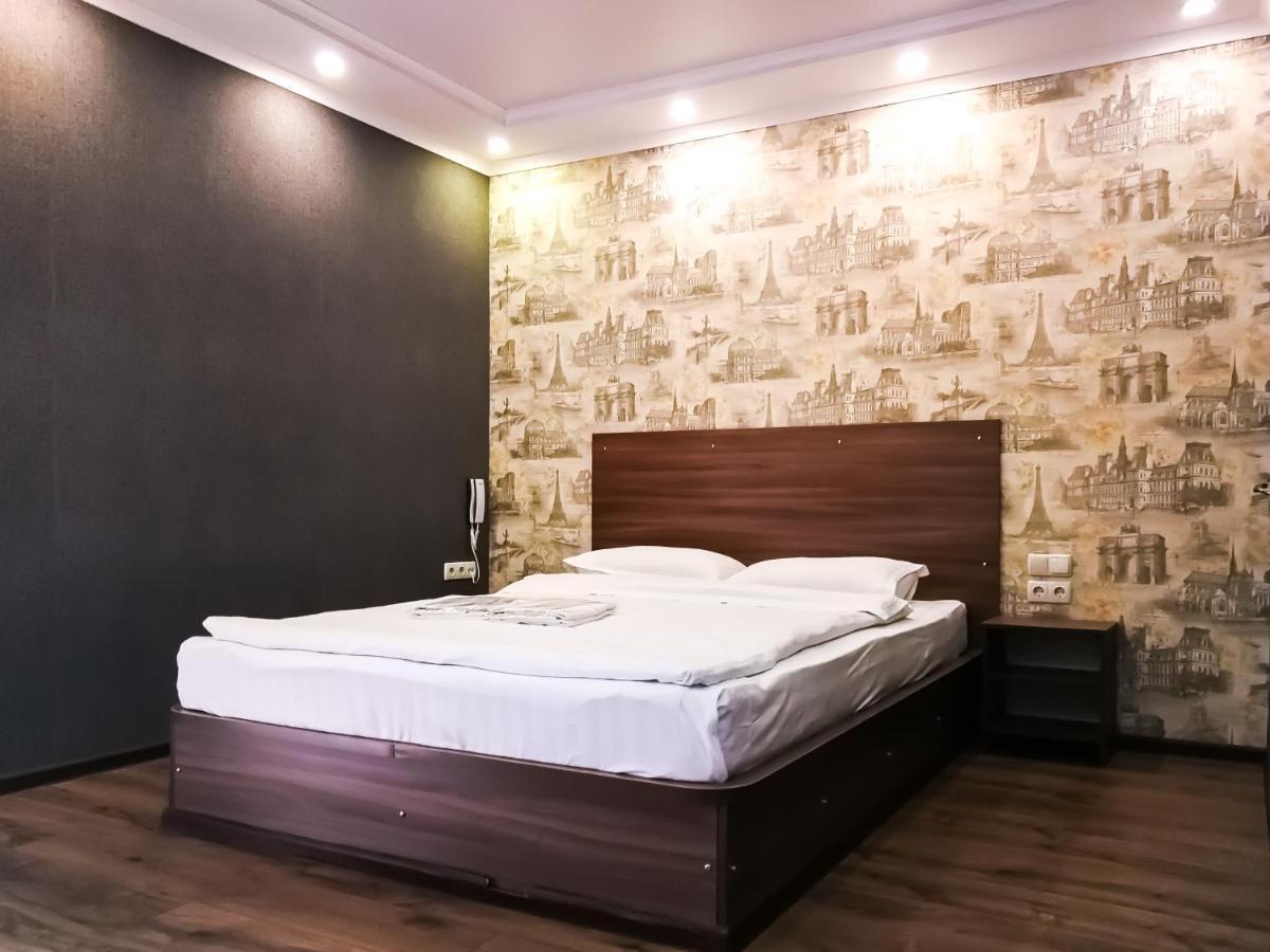 Salut Hotel Bisjkek Buitenkant foto