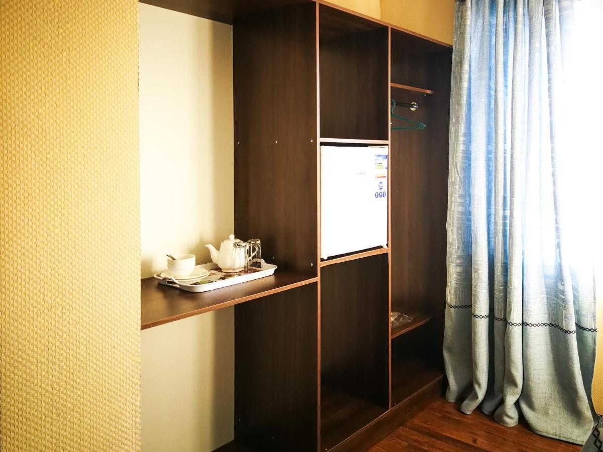 Salut Hotel Bisjkek Buitenkant foto